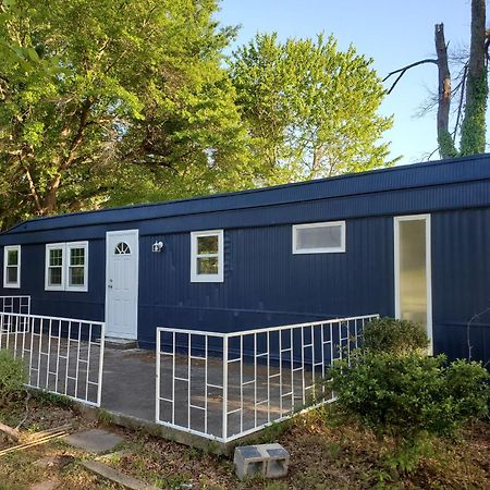 Emmar Blue & Fishing Lake Charlotte Exterior photo